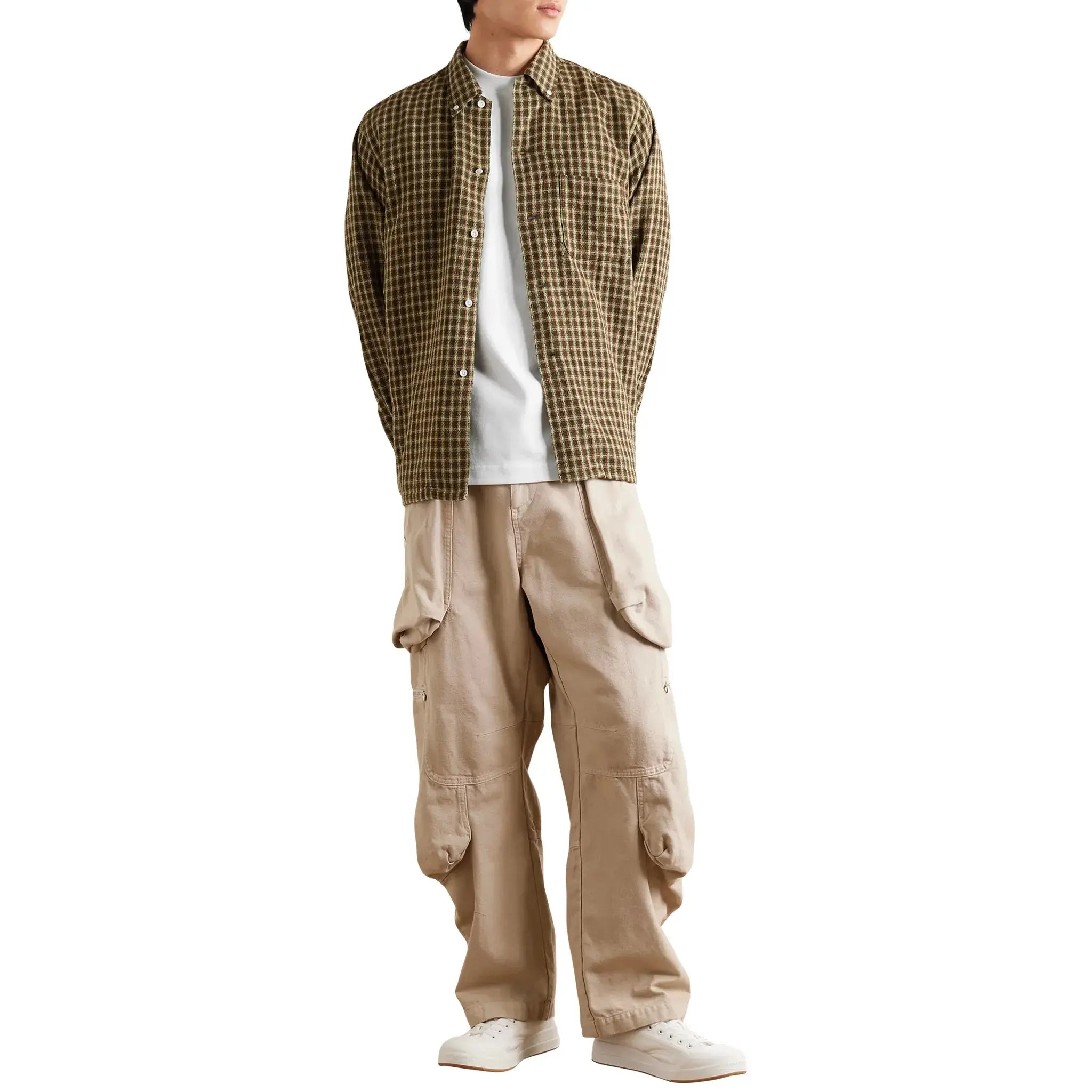 Model view of Jacquemus Grosgrain Brand Logo Tab White T Shirt 245JS208-2125-950